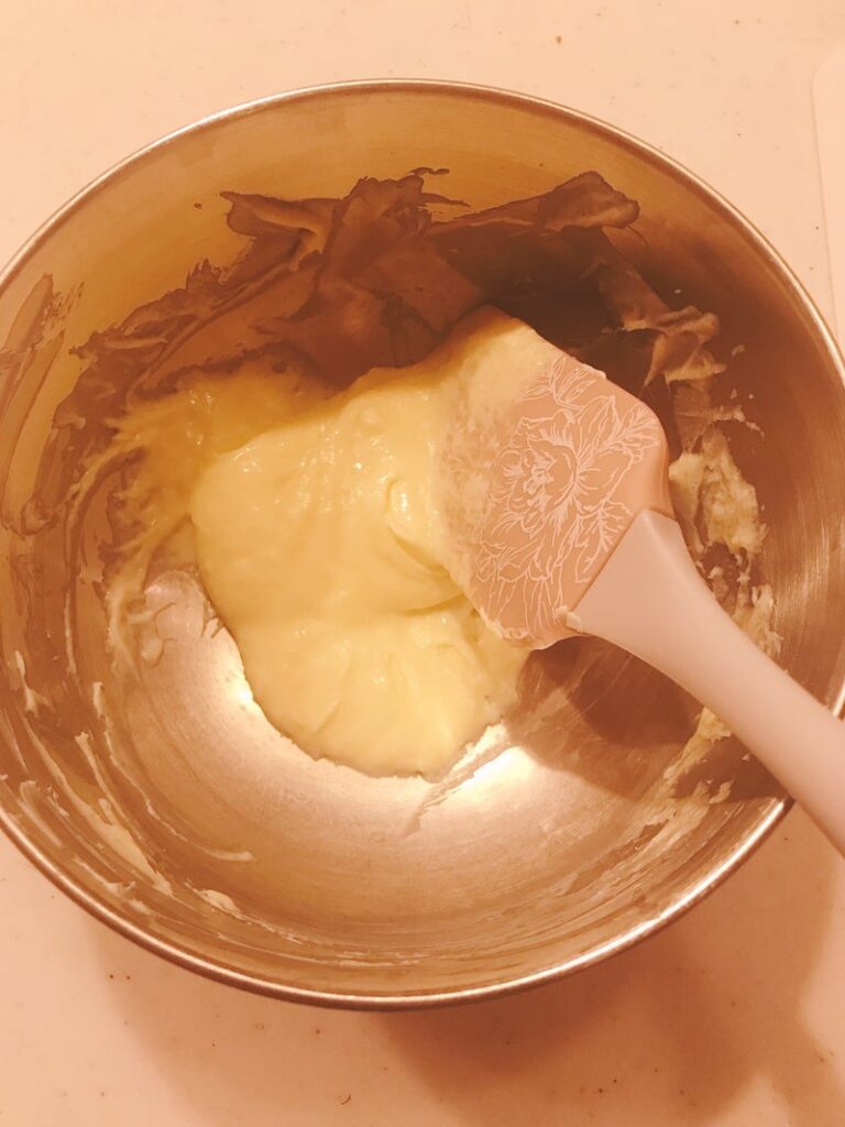 桃に入れるクリームチーズ
